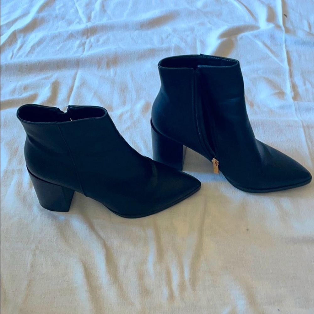 Bellini Black Booties